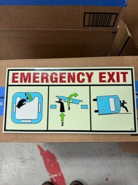 SAFE FLEET -BUS & RAIL DIVISIO - Hatch Lumin Decal Op Instructi